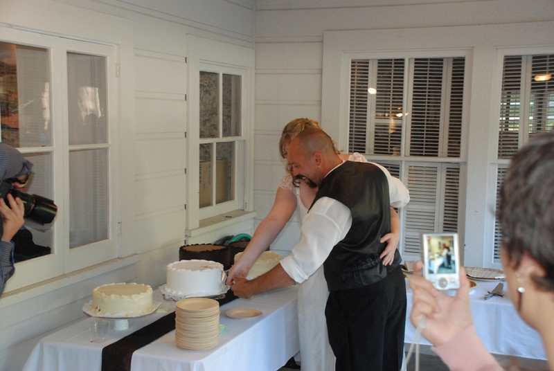 2009_10_24 Amy & Ray's Wedding_45 - Cake Cutting.JPG
